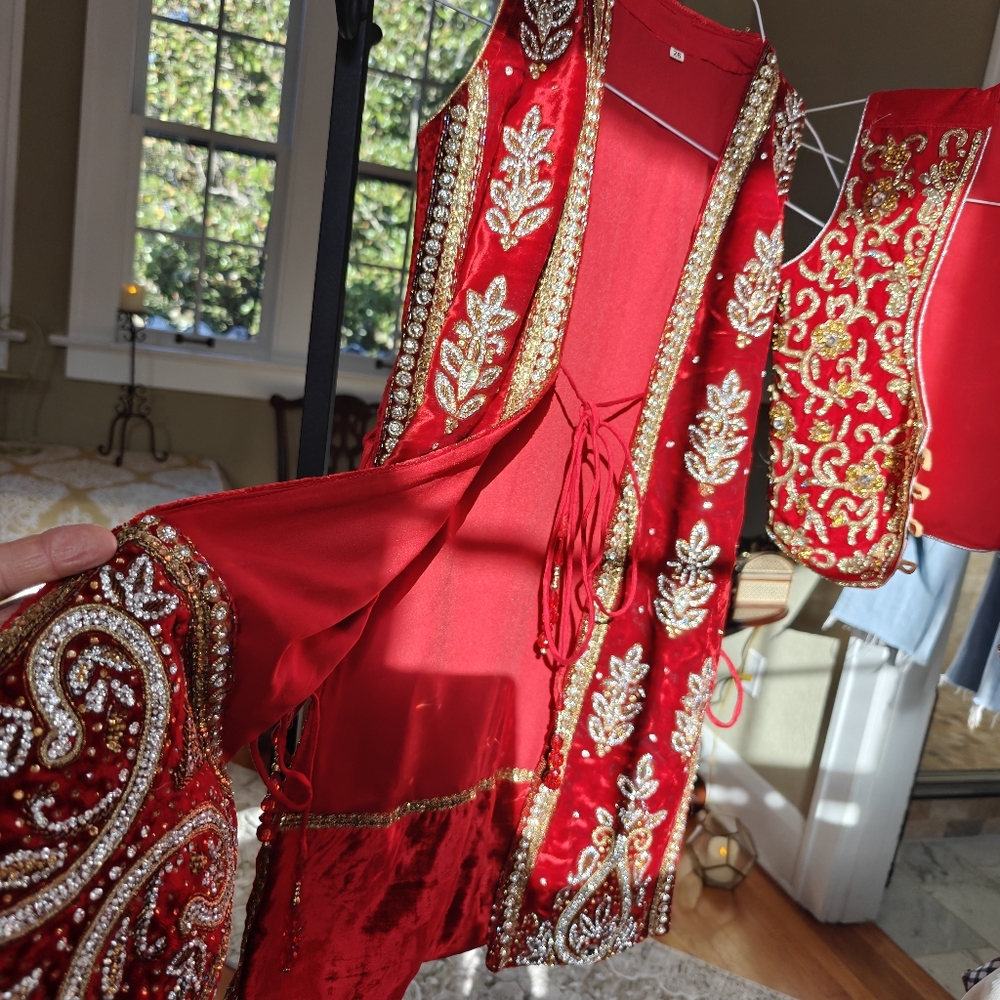 High-end Handmade Costumes - Picture 16 of 16